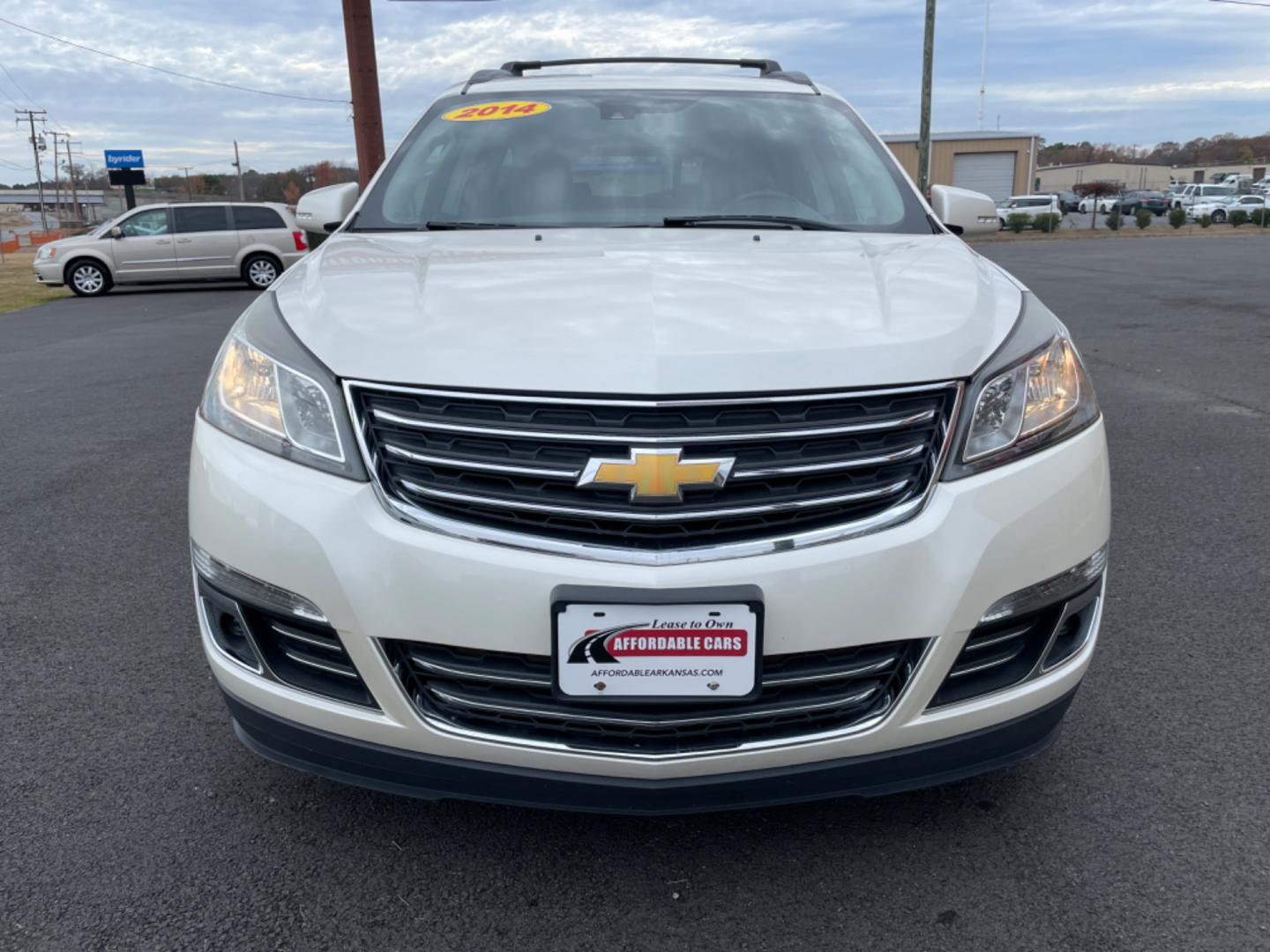 2014 White Chevrolet Traverse (1GNKRJKDXEJ) with an V6, 3.6 Liter engine, Automatic, 6-Spd transmission, located at 8008 Warden Rd, Sherwood, AR, 72120, (501) 801-6100, 34.830078, -92.186684 - Photo#2